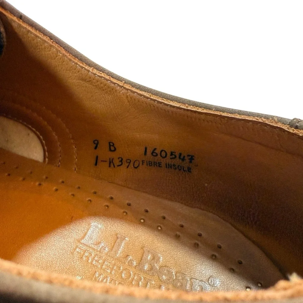 Vintage 90s L.L. Bean Suede Wingtip Oxford Shoes‎ 9B Vibram Sole Made in USA