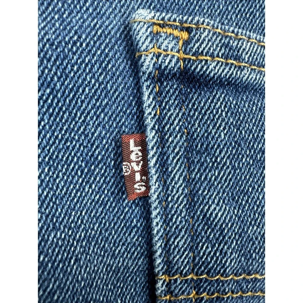 Levis actual size