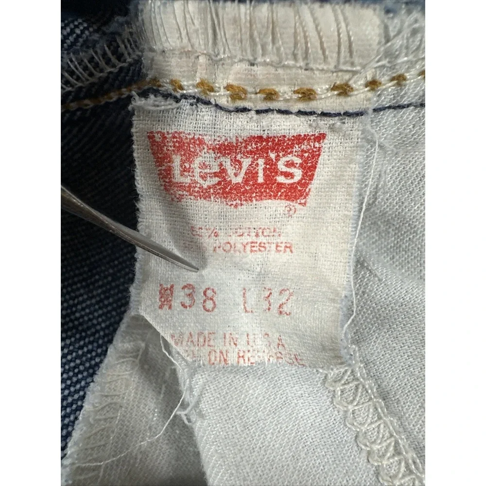 Levis actual size