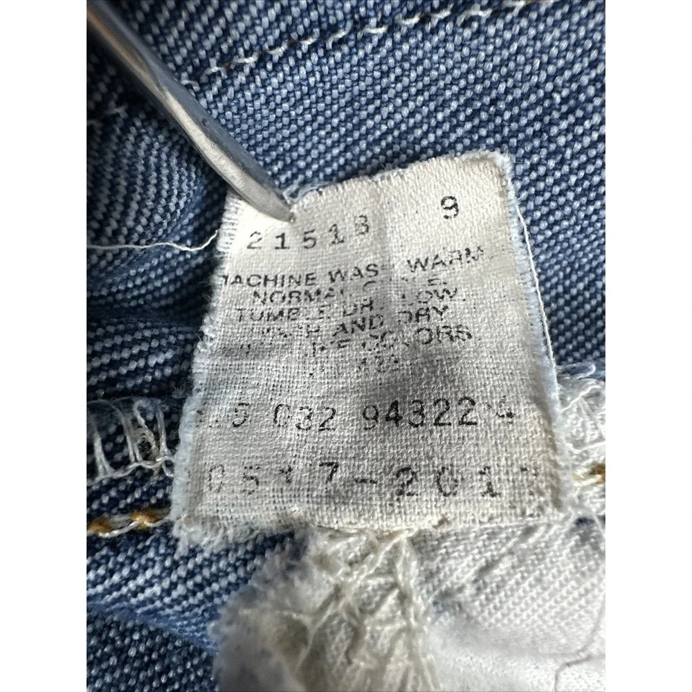 Levis actual size