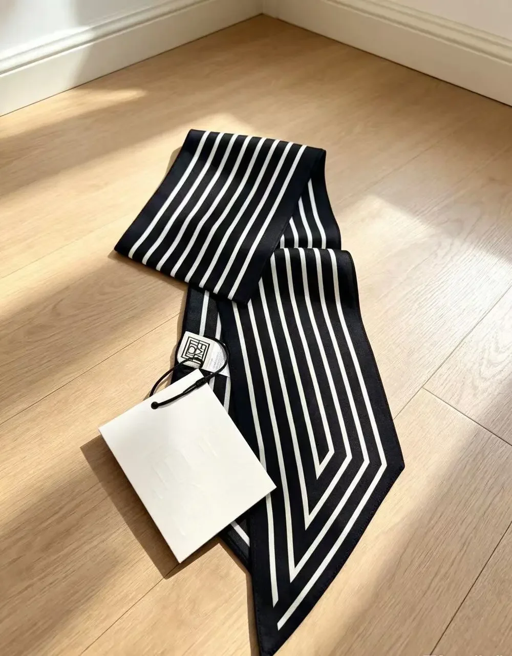 Toteme totême narrow