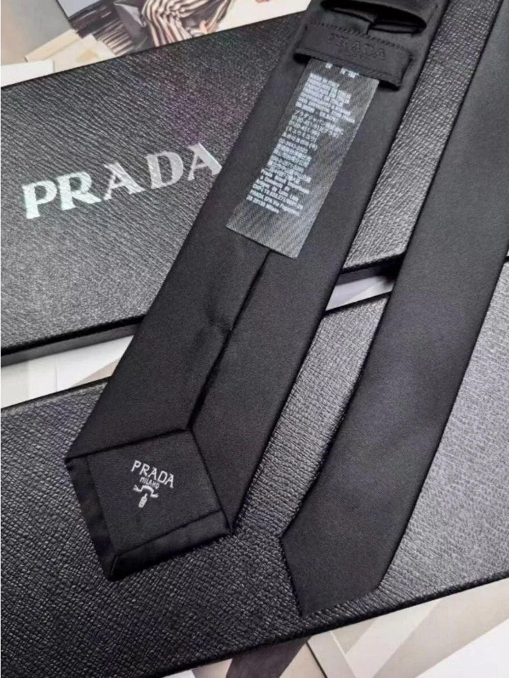 Prada. 🎁brand new