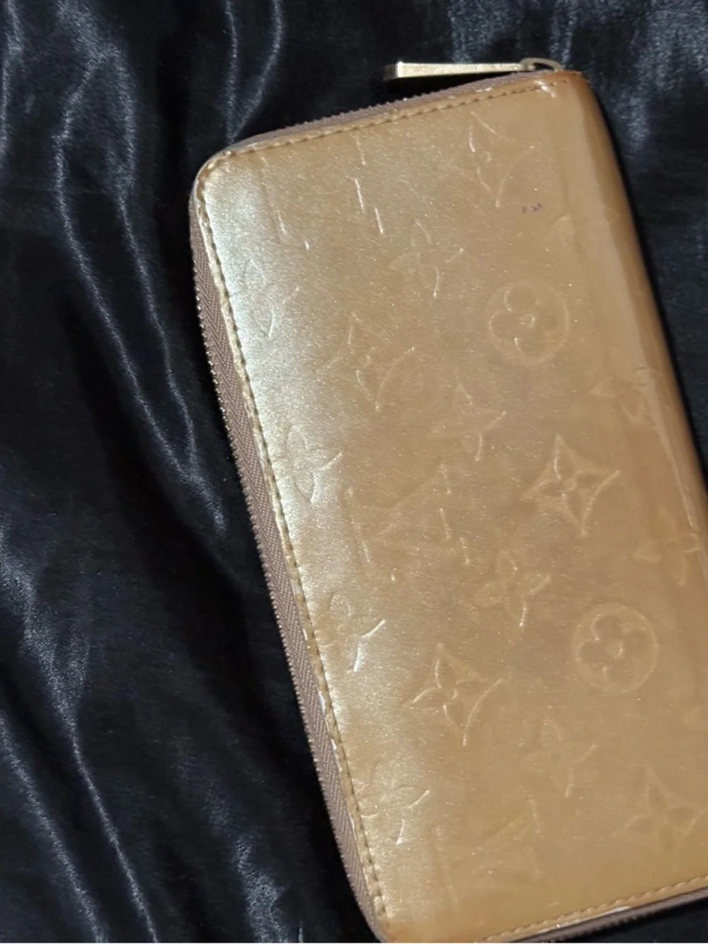 Louis Vuitton authentic compact