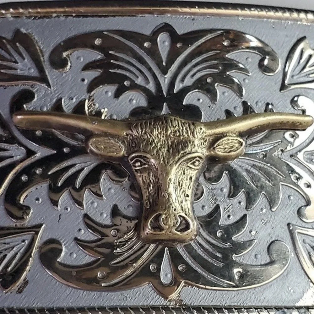 Unbranded vintage belt