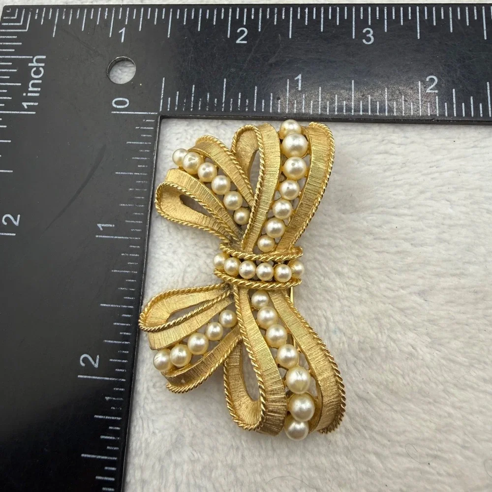 Vintage Trifari Bow Brooch Gold Tone Imitation Pearl Signed