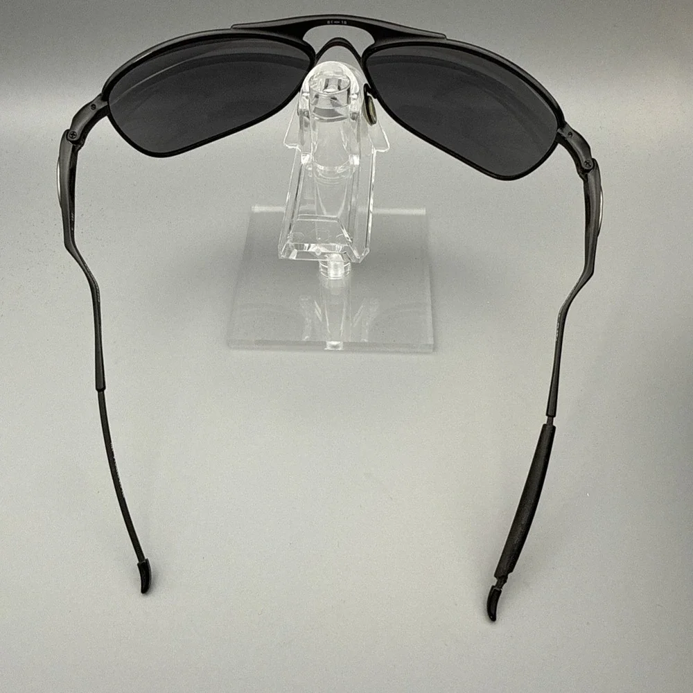 Oakley note see