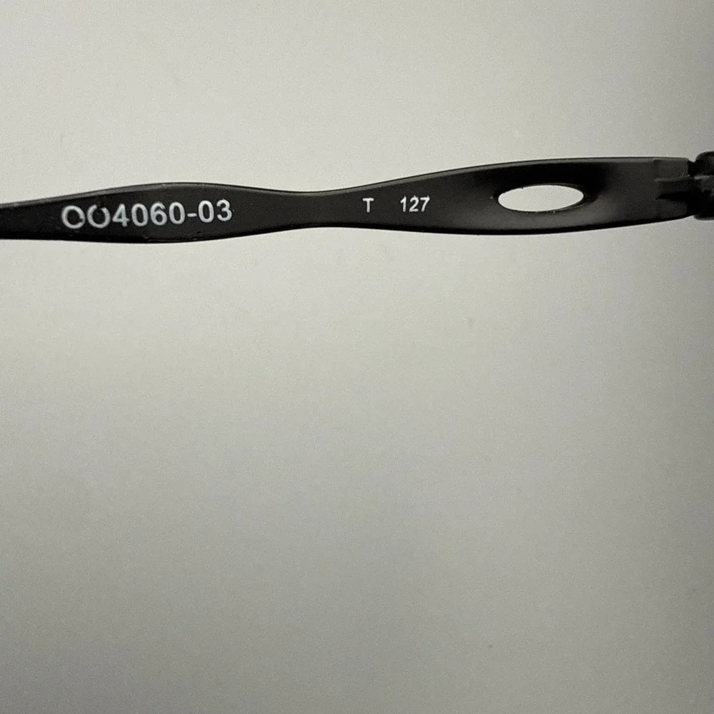 Oakley note see