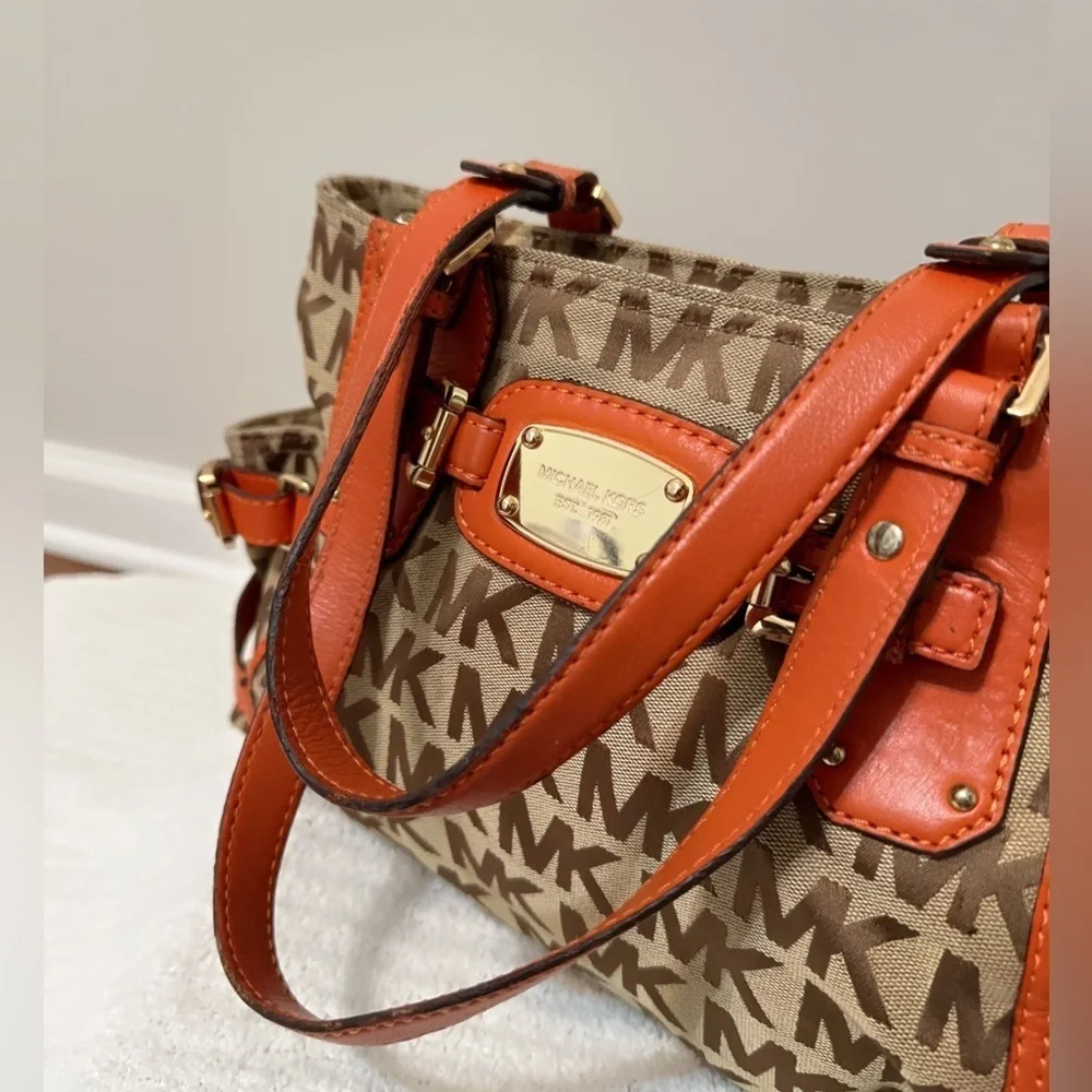 Michael Kors mk signature