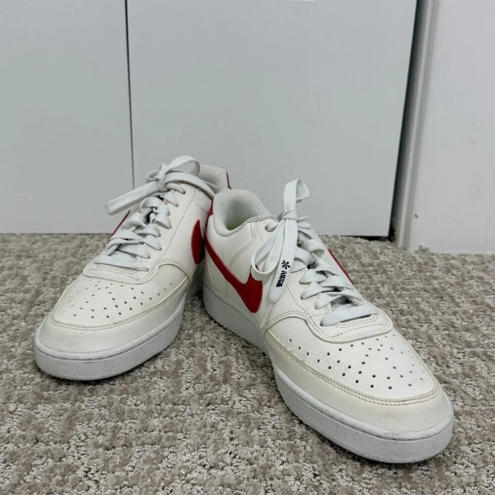 Nike classic court
