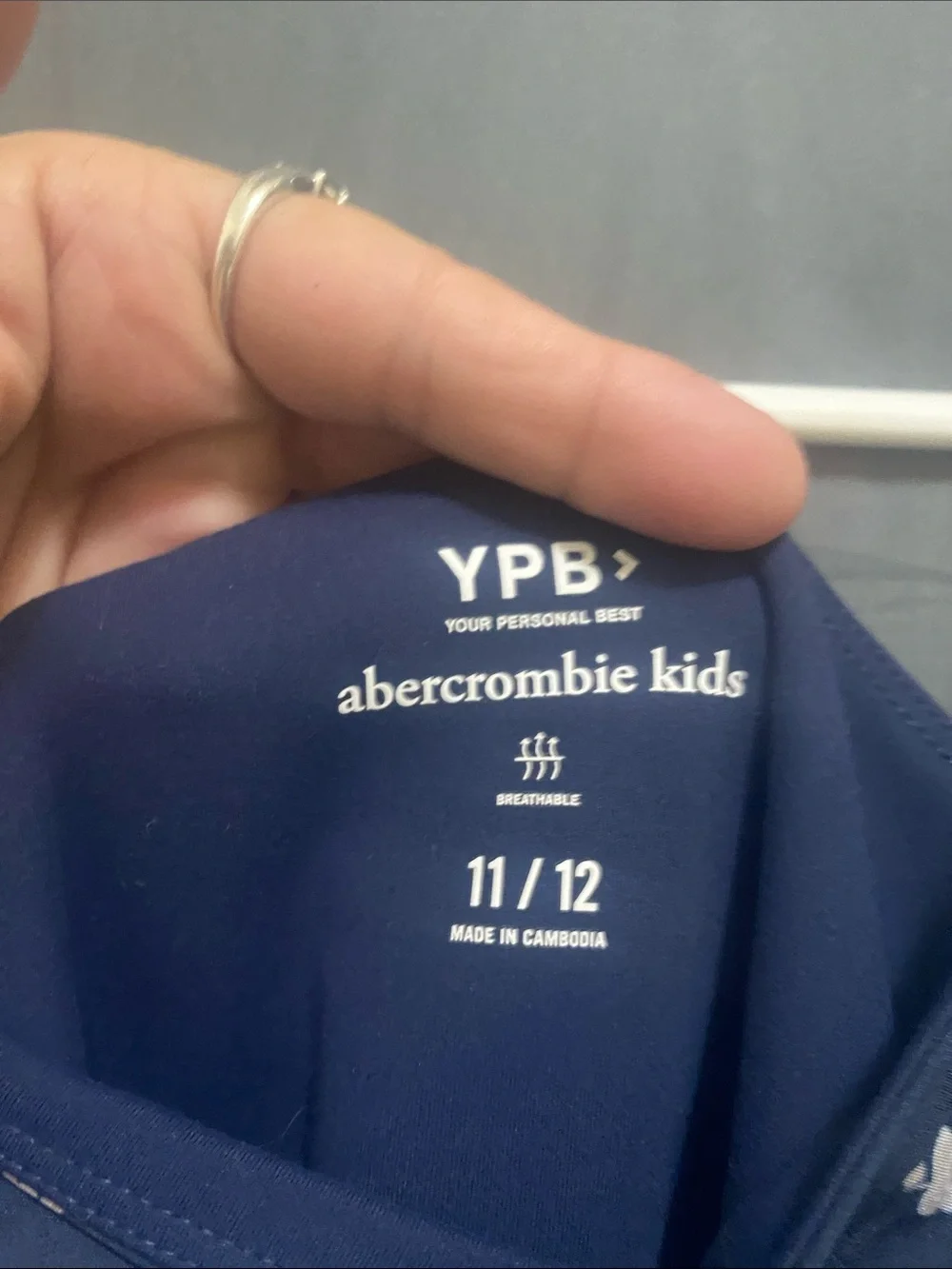 Abercrombie & Fitch navy blue