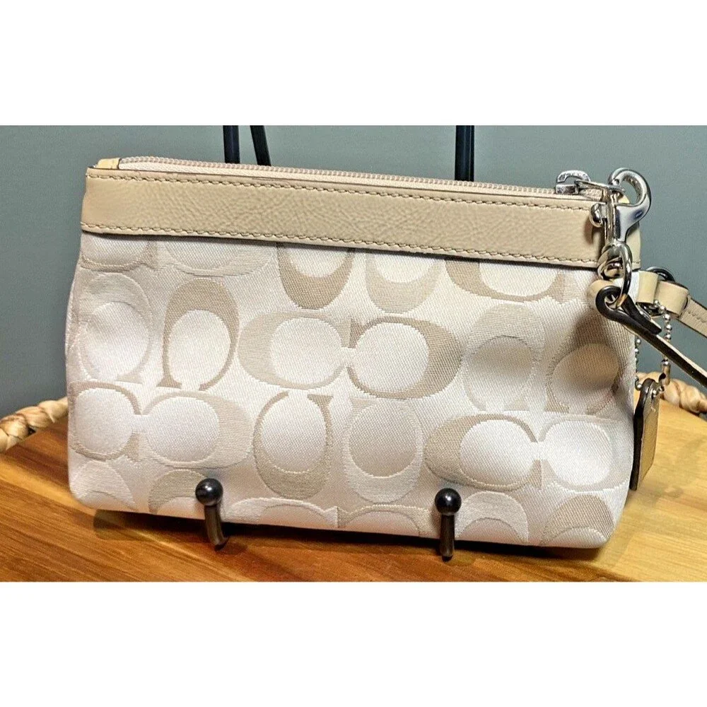 Coach authentic classic