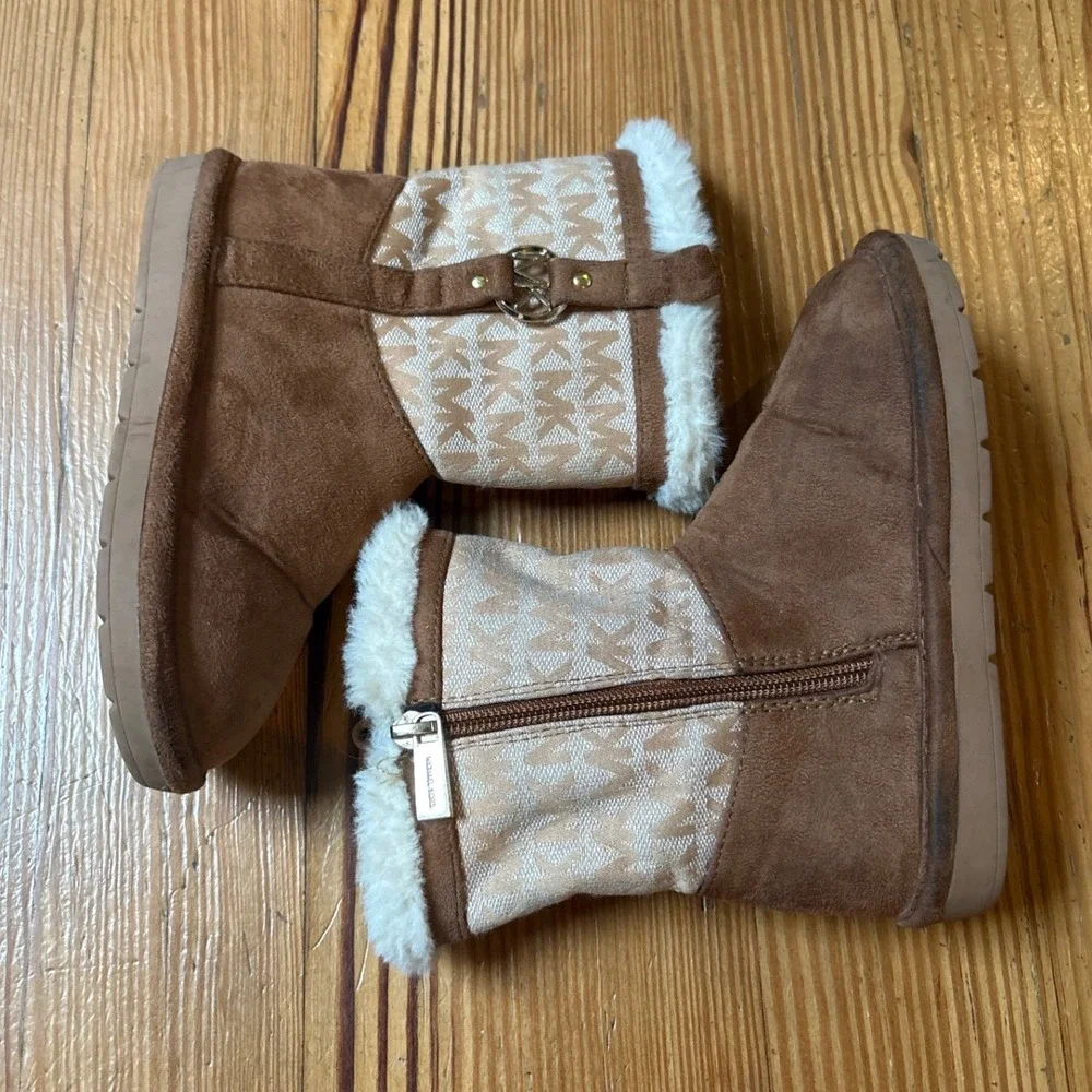 Michael Kors Winter Boots Kids Brown Monogram Faux Fur Logo SIZE 10