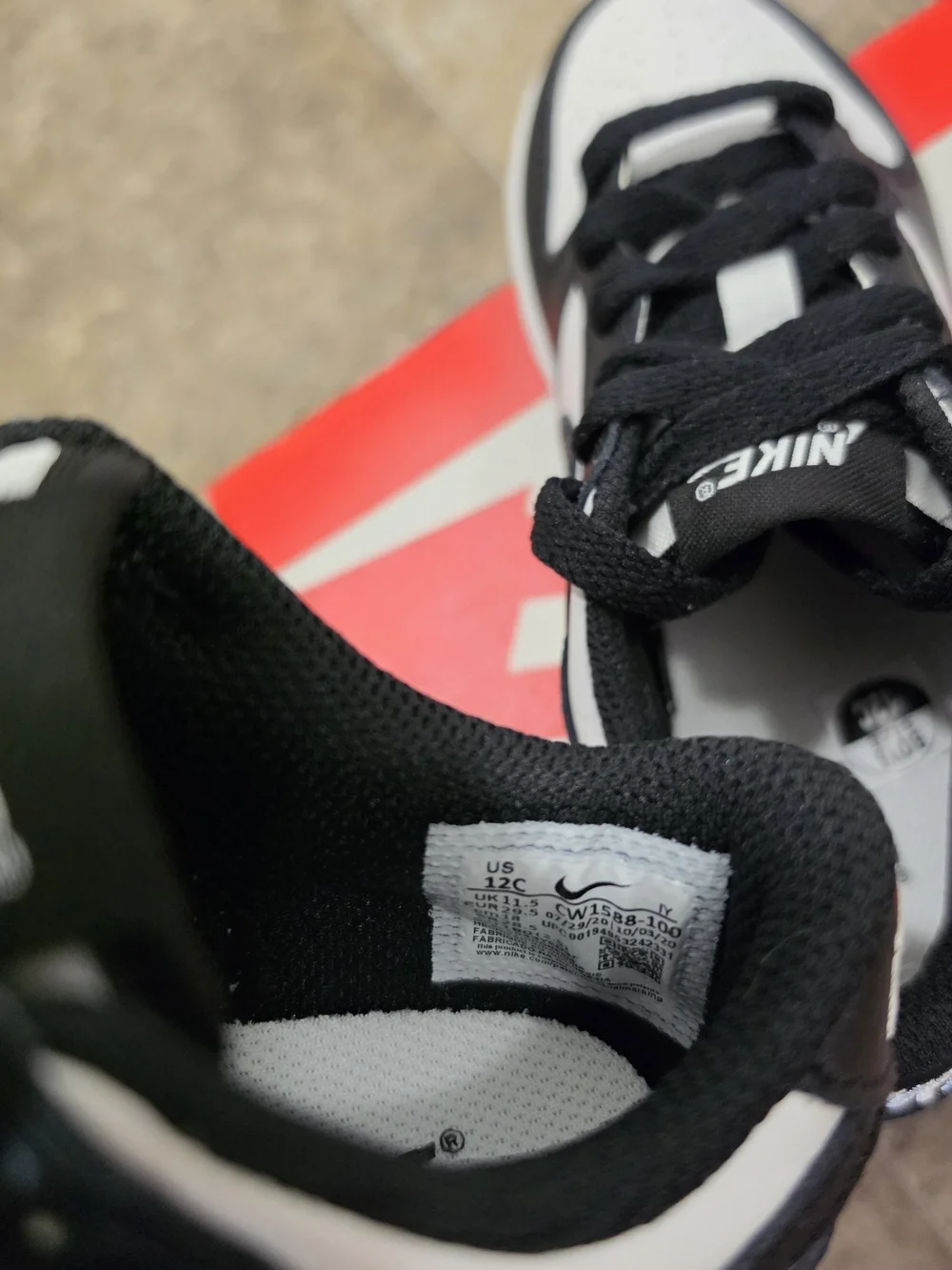 Nike nib ships
