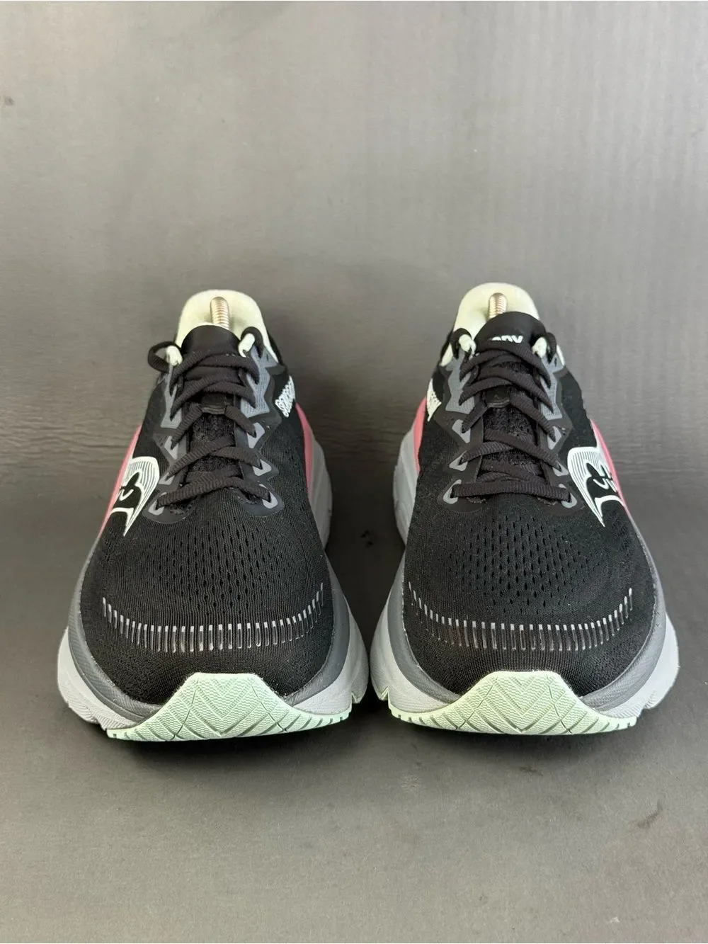 Saucony gently used