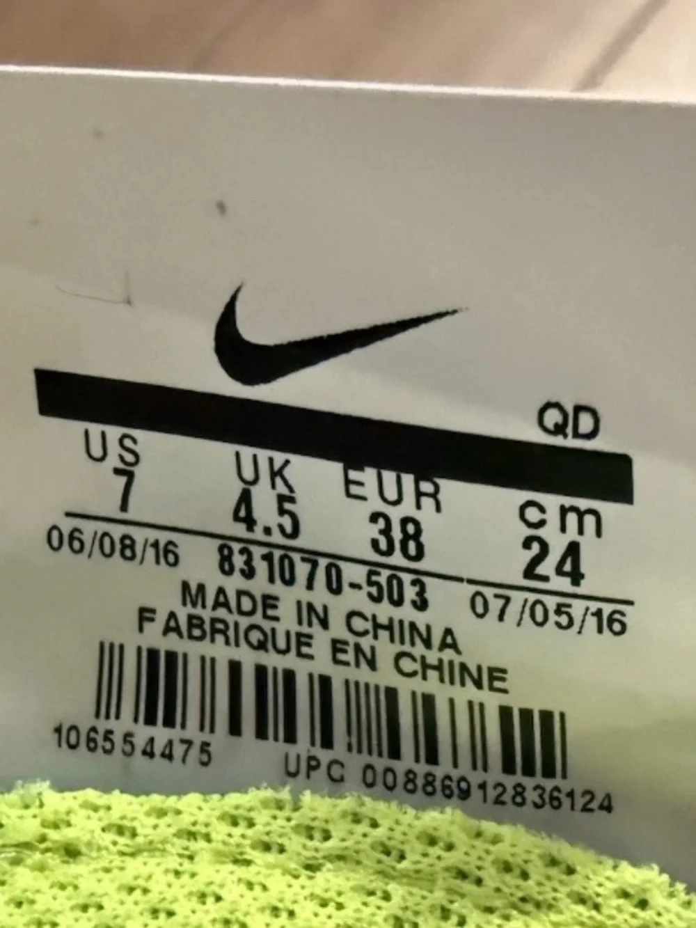 Nike breathable flyknit