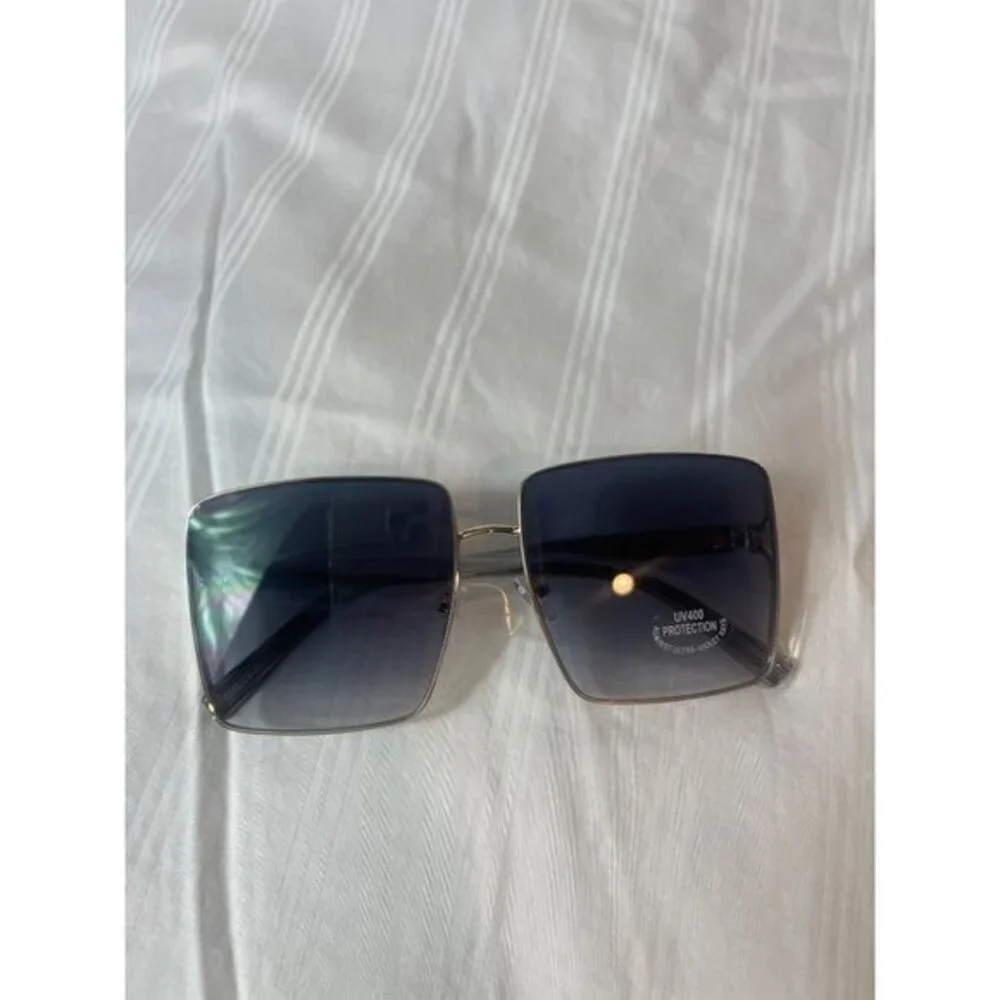 N/A black square