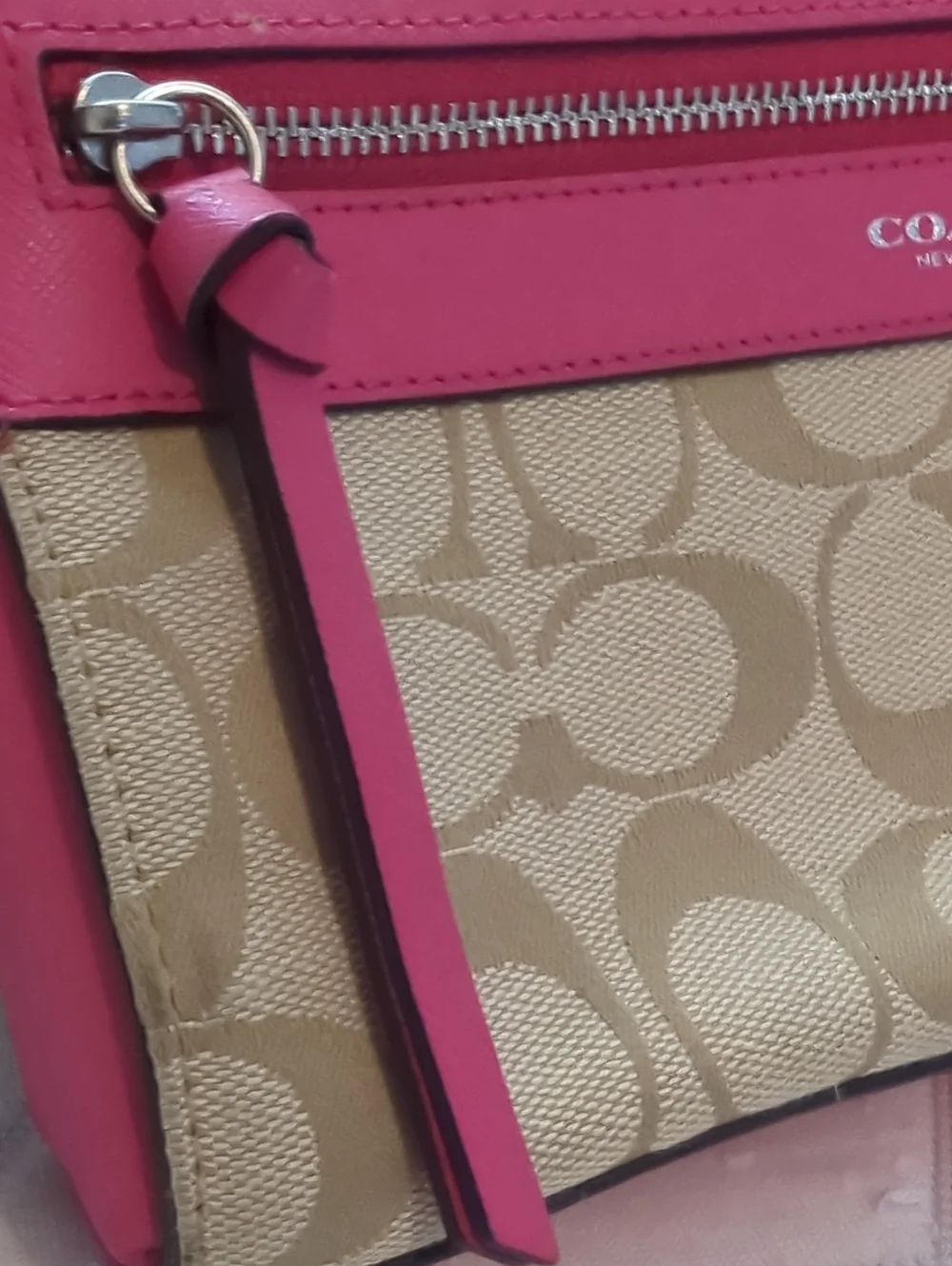 Coach wristlet signature
