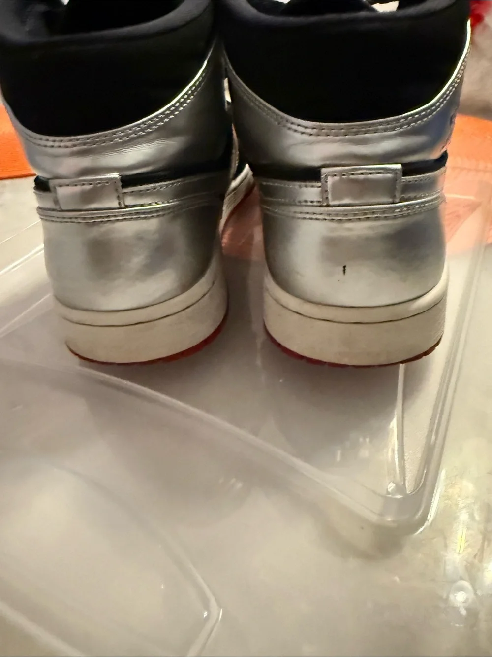 Nike mid top