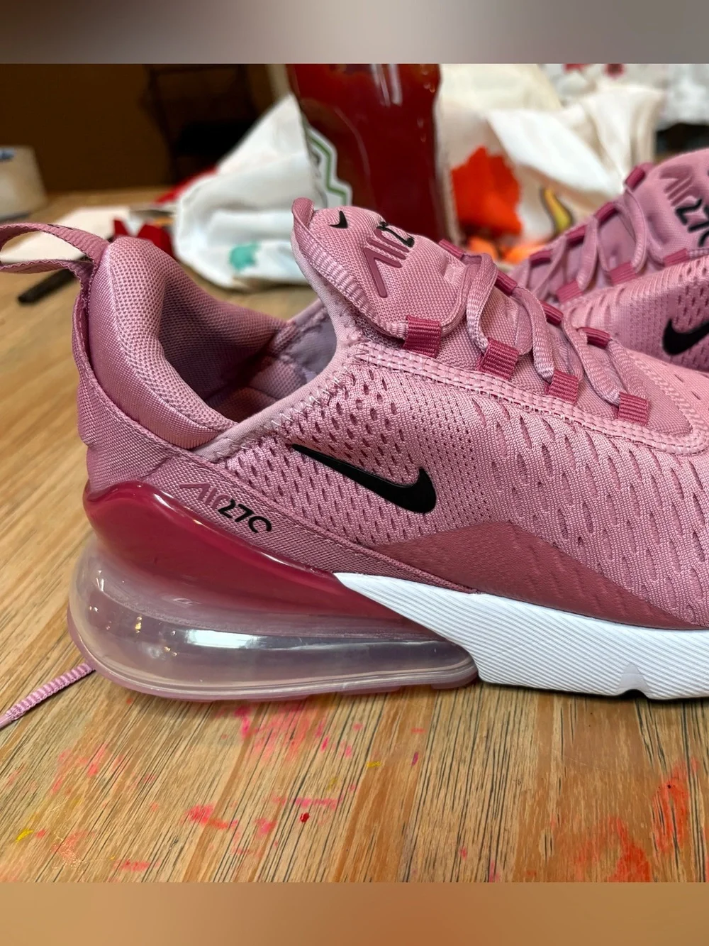 NWOT Nike Women's Air Max 270 Pink and Black Low-Top Sneakers