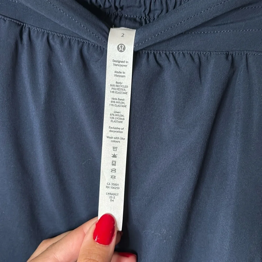 lululemon athletica noticeable good size