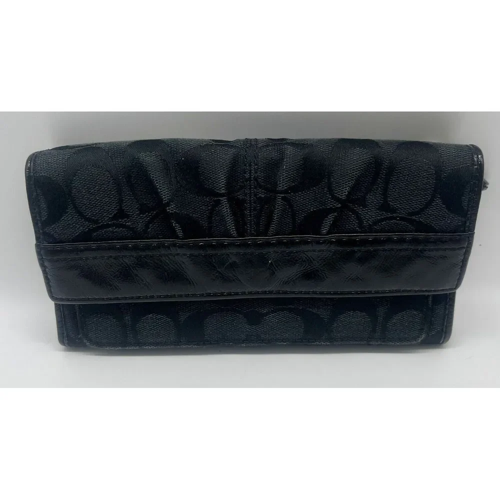 Coach this trifold
