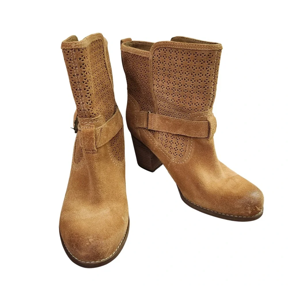 Timberland Suede Laser‎ Cut Buckle Ankle Boots Women's US 7.5 Tan Block Heel