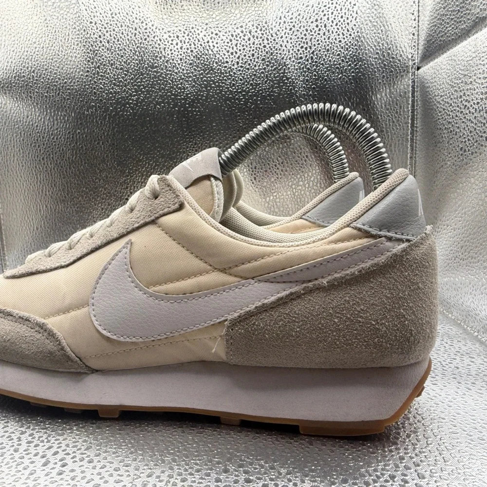 Nike daybreak sneakers