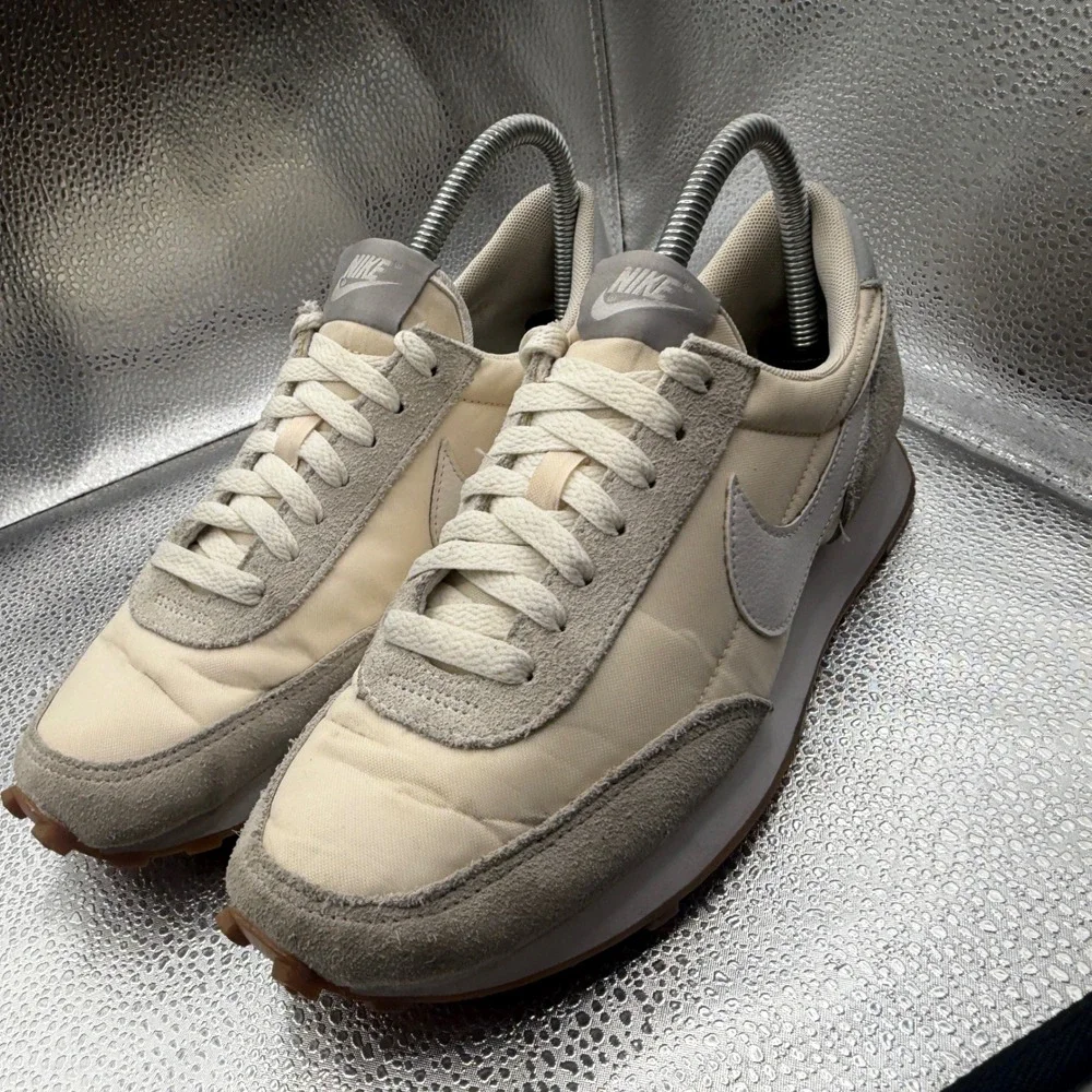 Nike daybreak sneakers