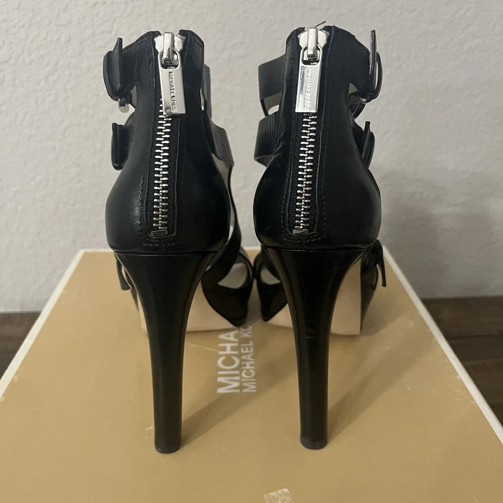 Michael Kors Lucinda Back W/silver Hardware Zip Black Platform Sandals size 6‎