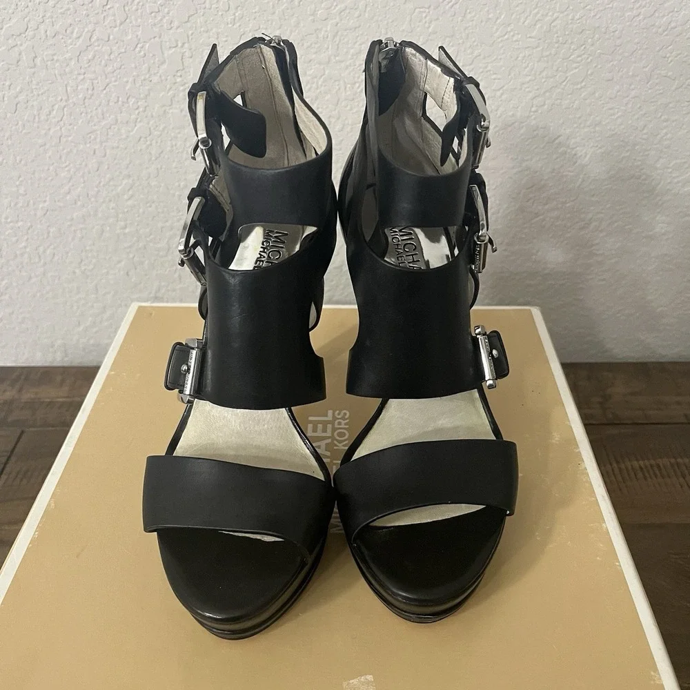 Michael Kors Lucinda Back W/silver Hardware Zip Black Platform Sandals size 6‎