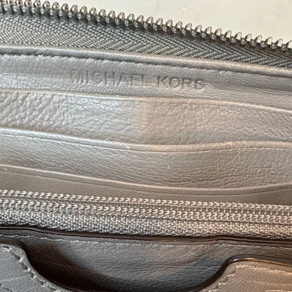 Michael Kors Jet Set Wallet Travel Quilted Leather Continental Full Zip