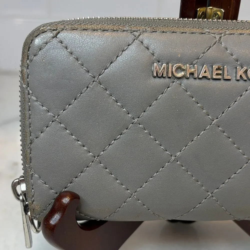 Michael Kors Jet Set Wallet Travel Quilted Leather Continental Full Zip