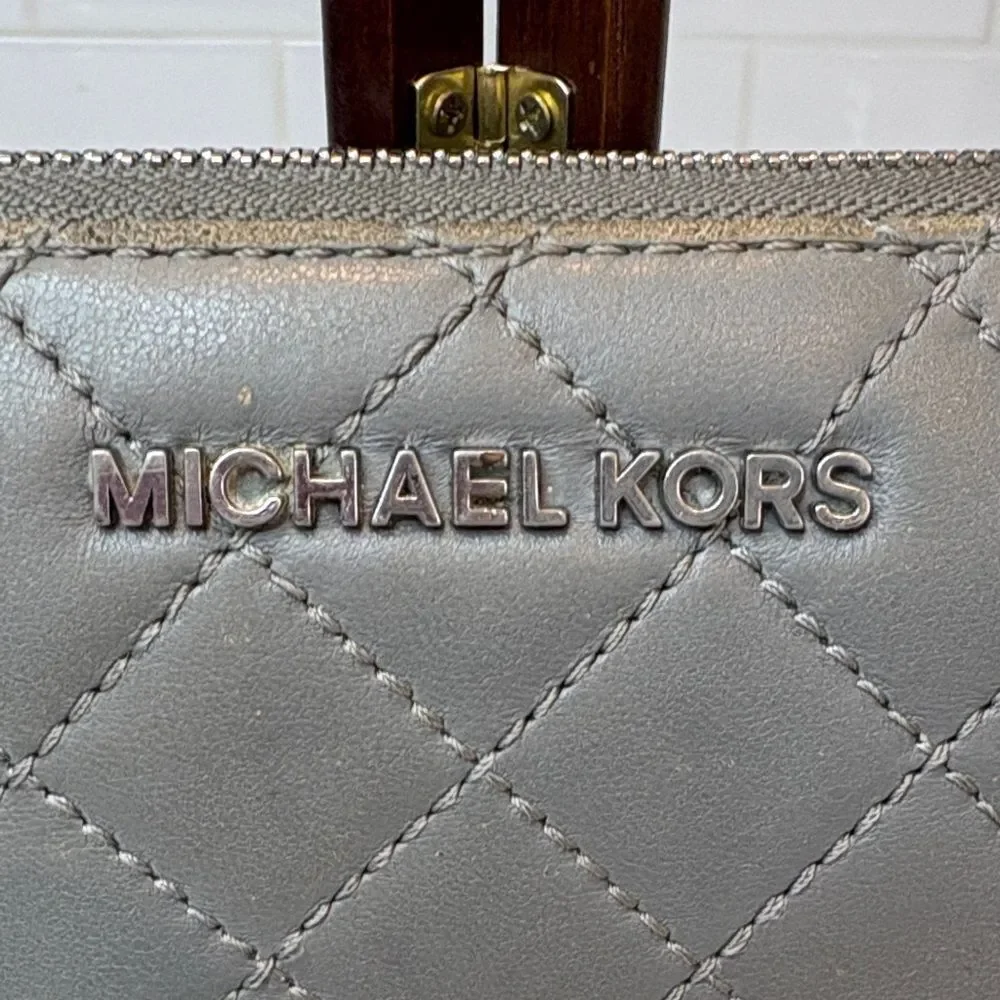 Michael Kors Jet Set Wallet Travel Quilted Leather Continental Full Zip