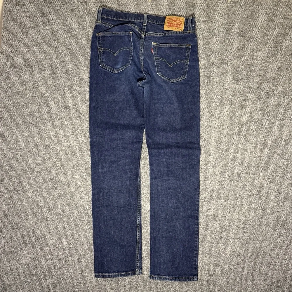 Levis size tag
