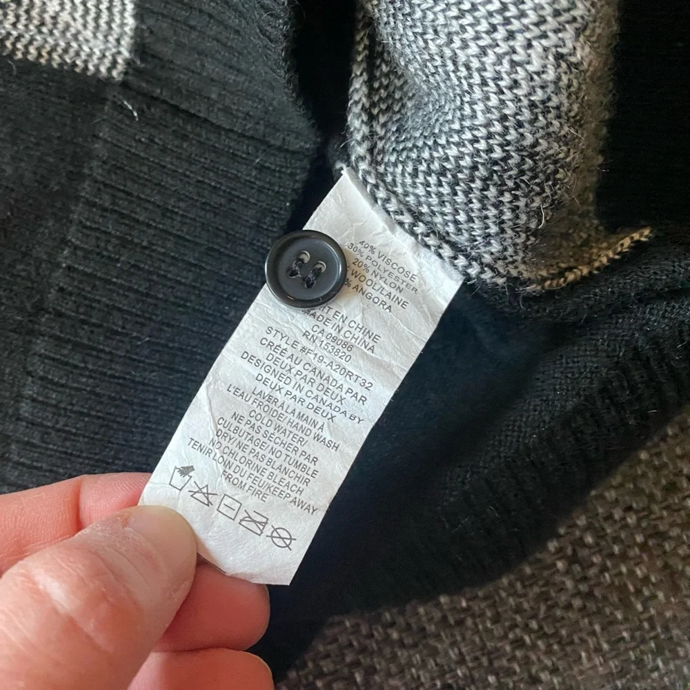EUC Boys' Black & White Knit Cardigan Sweater, Size 6 deux par deux, Button Up