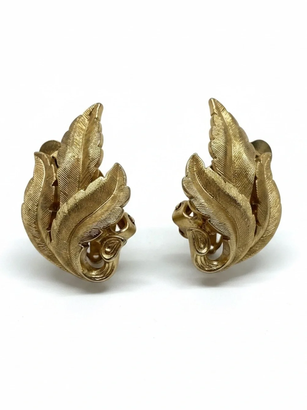 Vintage Trifari Gold Tone Leaf Clip-On Earrings