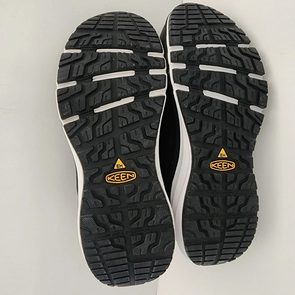 Keen brand tag