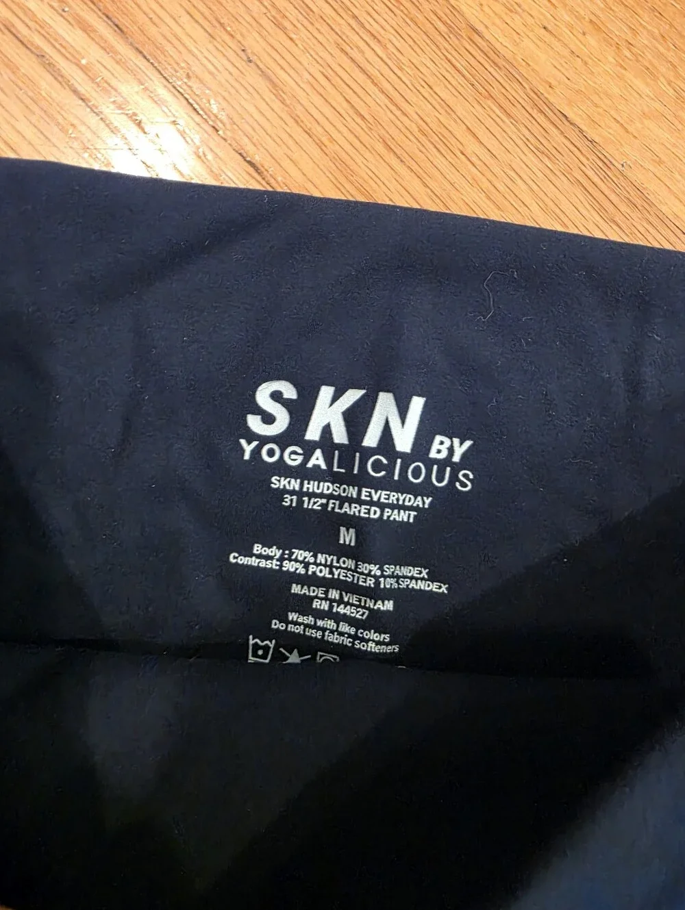 Yogalicious nwt medium