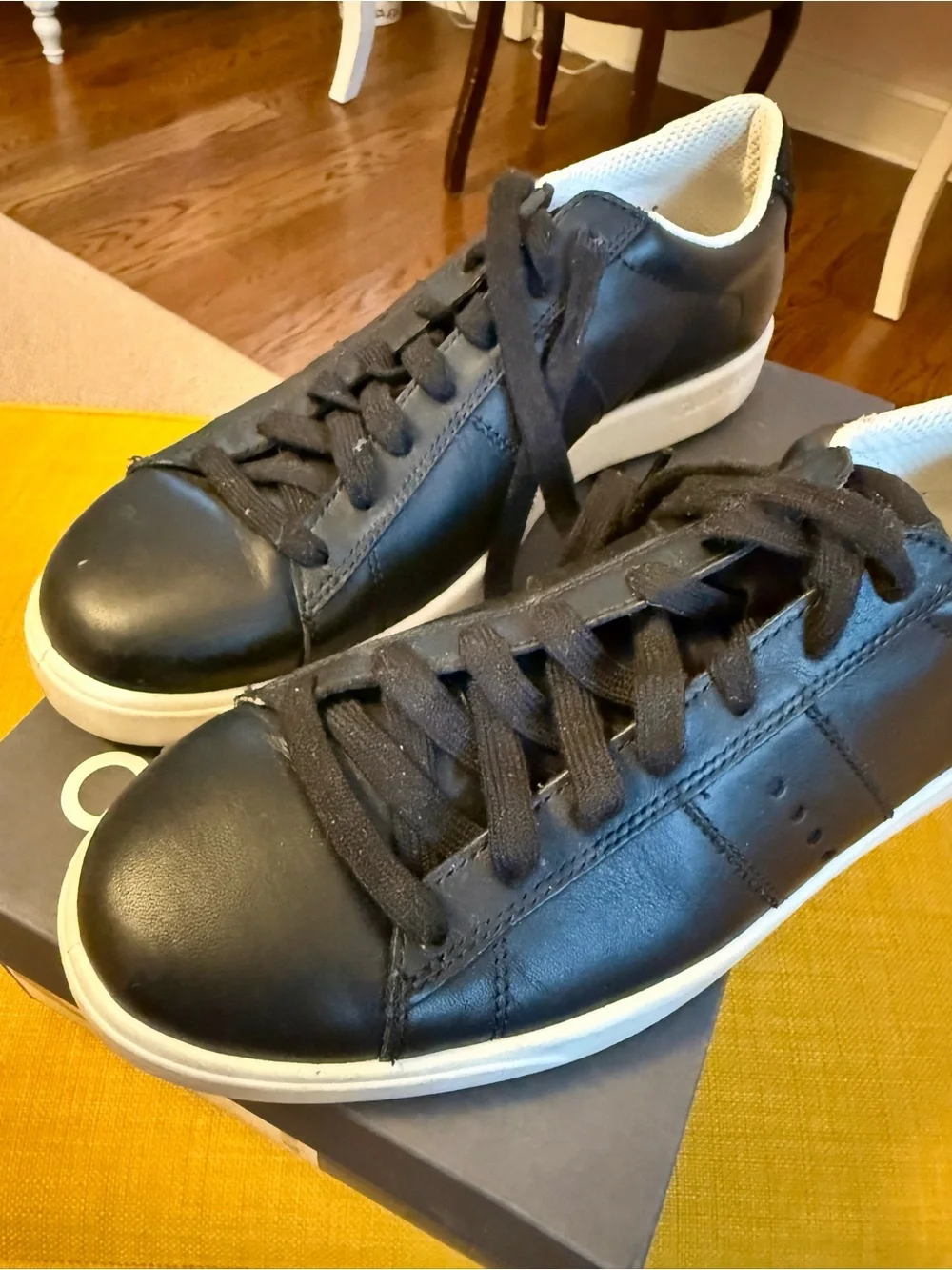 ECCO Street Lite Women's Leather Trainer