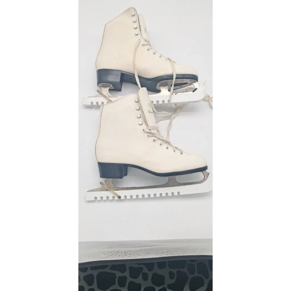 CCM Champion Deluxe Skates Ladies Sz 11 Figure Ice Skates