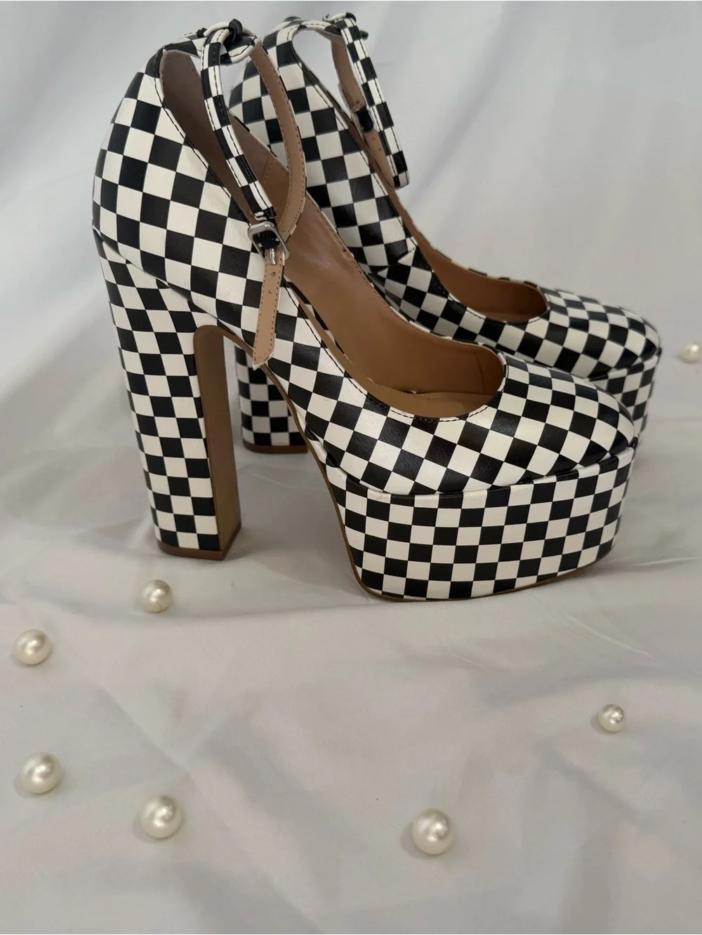 Steve Madden eye catching