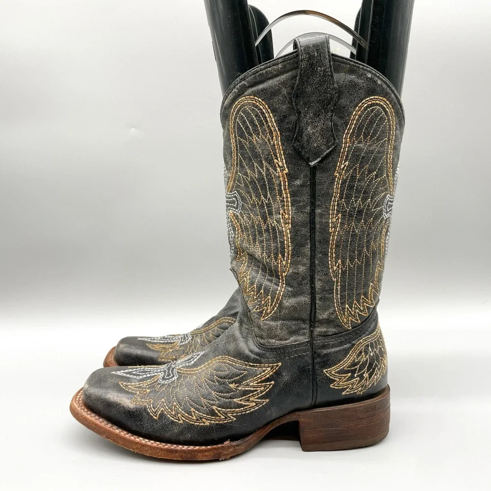 Corral western cowgirl