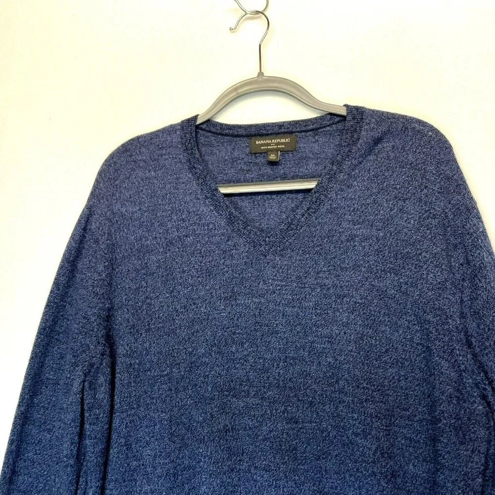 Banana Republic Mens Sweater Size XL V-Neck 100% Wool‎ Merino Blue