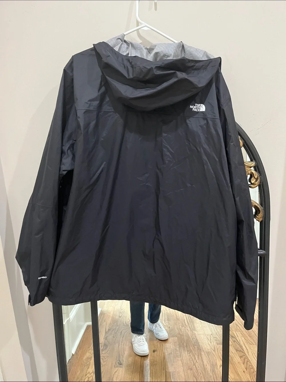 The North Face secure essentials hand