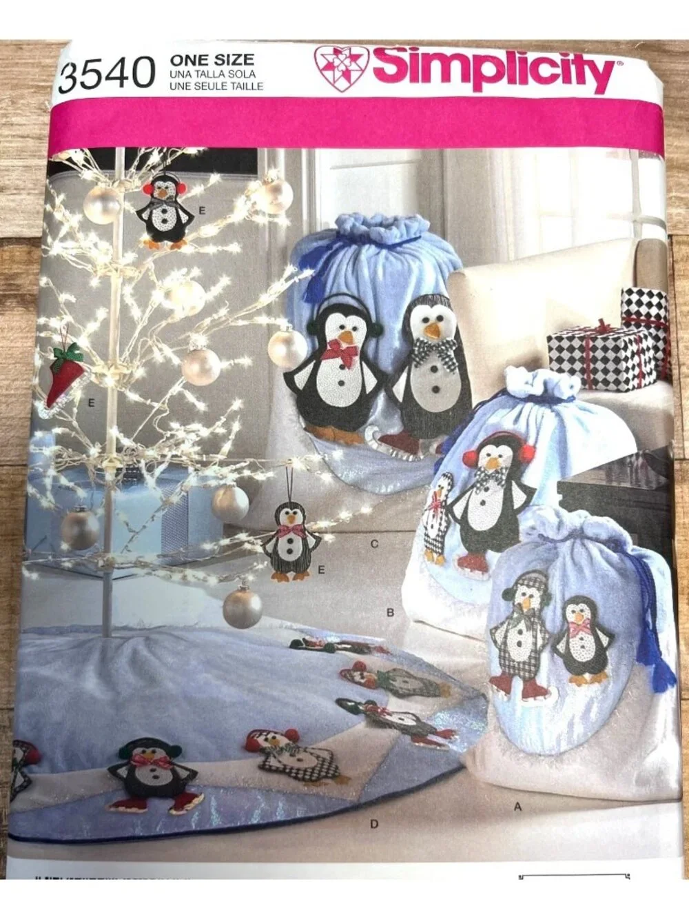 Simplicity 3540 Christmas Tree Skirt & Gift Bags Sewing Pattern