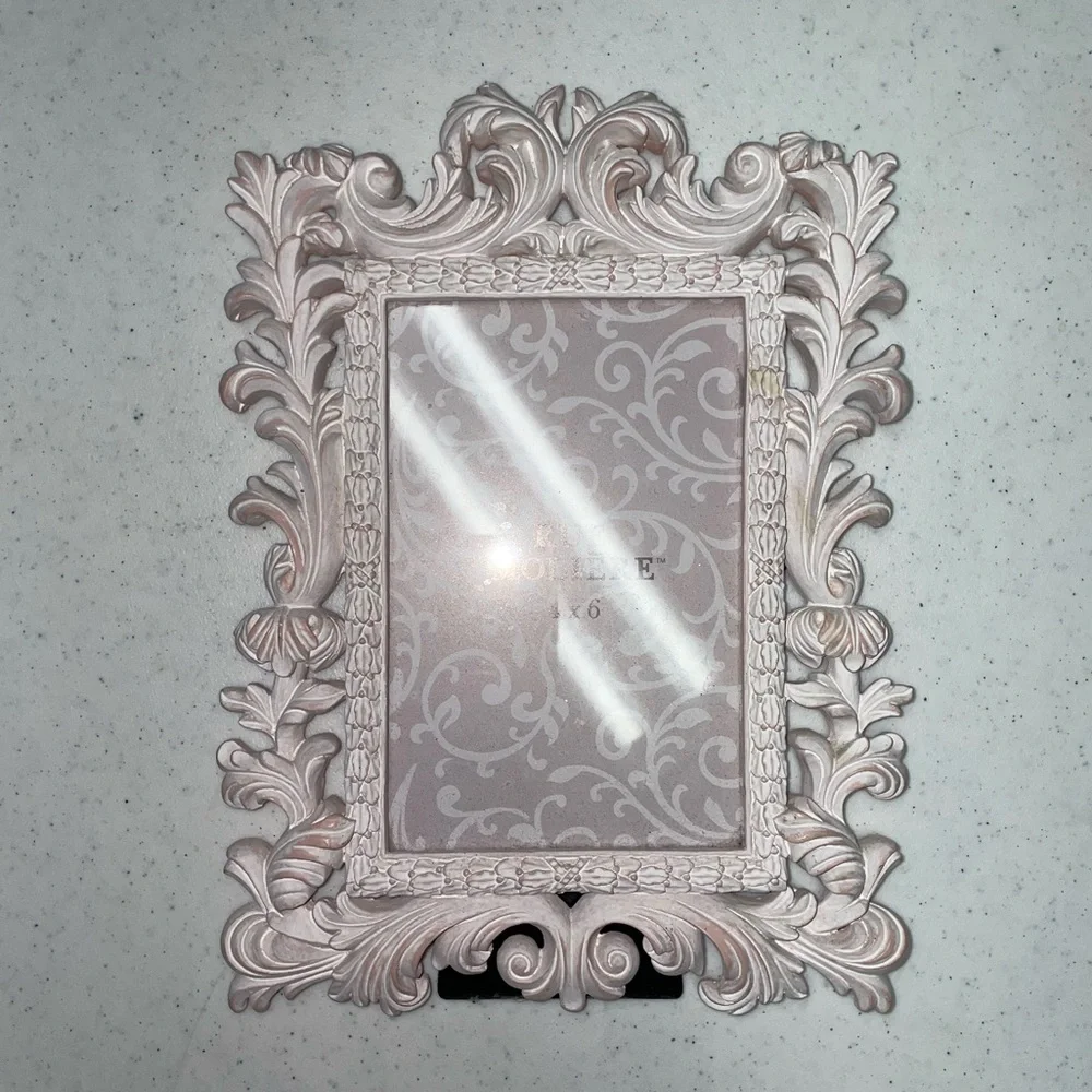 White and‎ Blush Pink Parisian Victorian Feminine Picture Frame 4x6