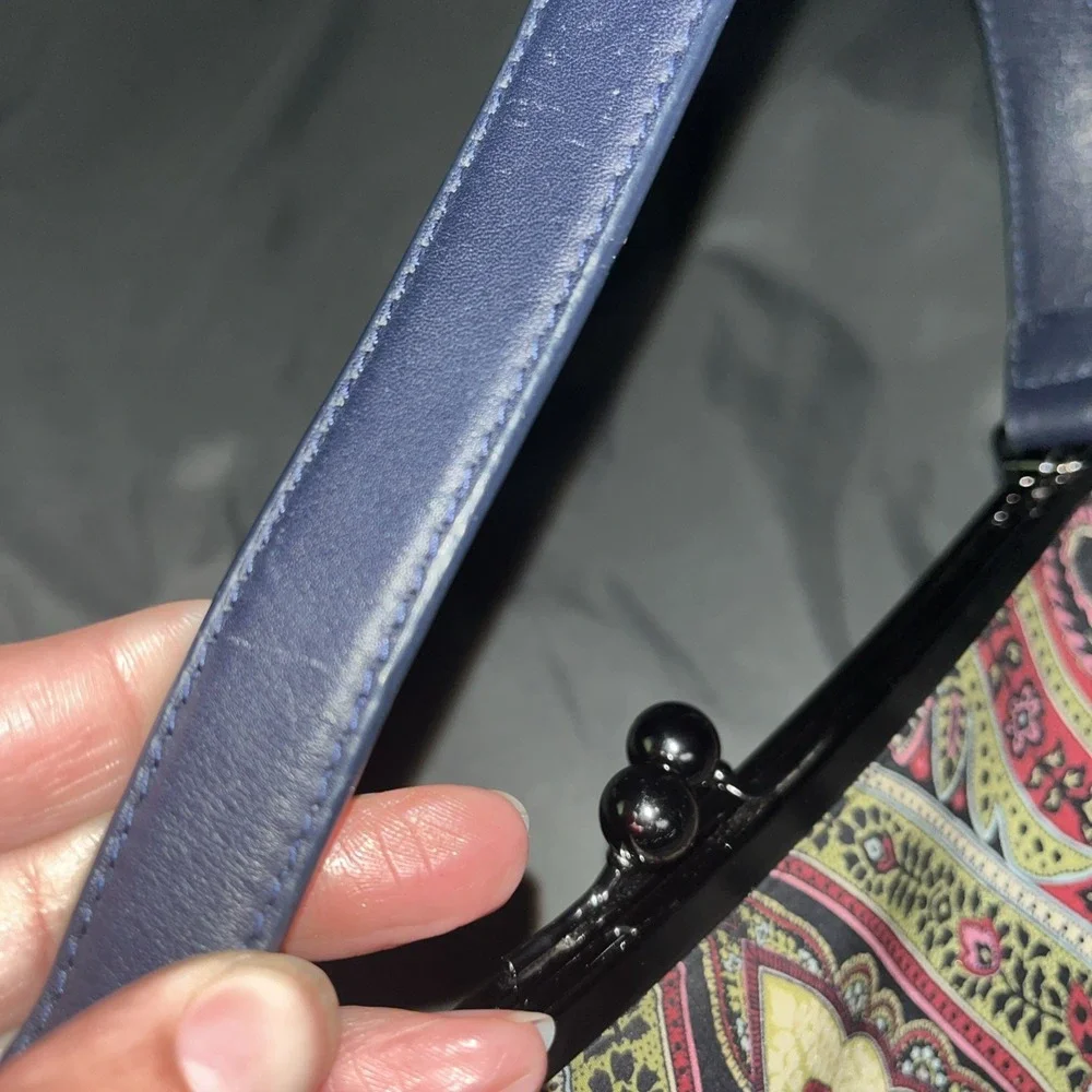 Talbots purse kiss
