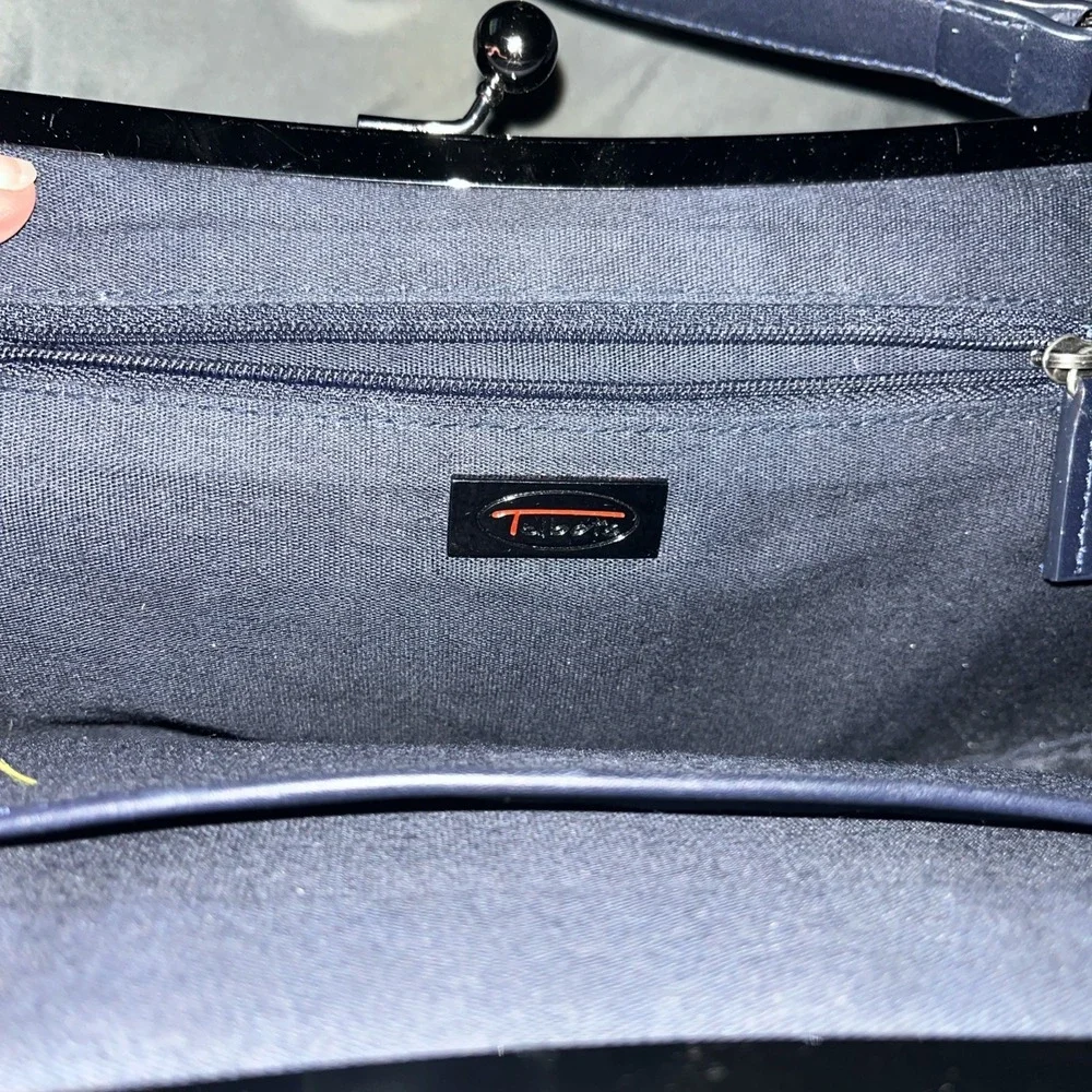 Talbots purse kiss