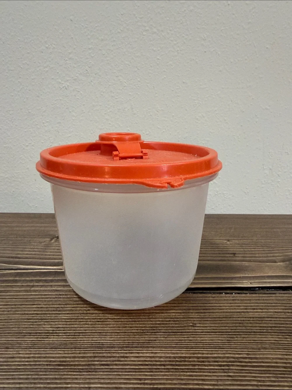 Vintage Tupperware 16 Oz Measuring Container Orange Flip Spout Lid Retro
