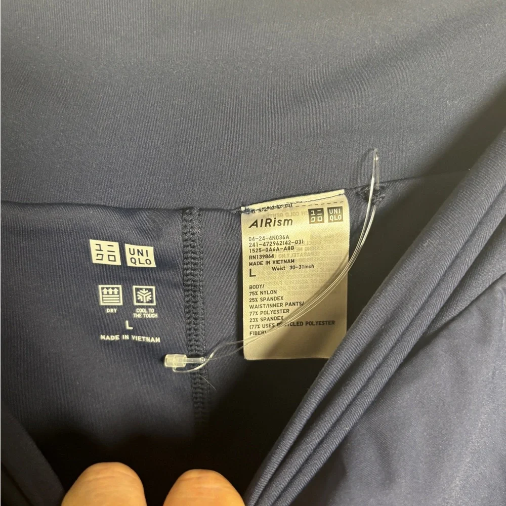 Uniqlo airism navy